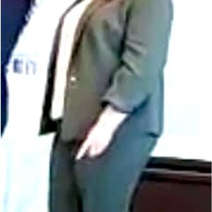 Hermoso traje para ti cómodo elegante muy cuidado solo una vez en uso